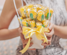 Изображение Подарочный набор, букет Жёлтых карамельных роз